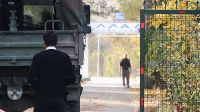 Sınır dışı edilen DEAŞ'lı terörist arada kaldı!