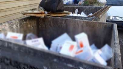 İlginç olay! Yüzlercesi çöpte bulundu