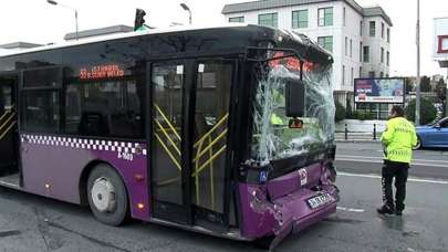 Zeytinburnu'nda İETT otobüsleri kaza yaptı! Yaralılar var