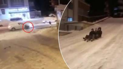 Kar eğlencesi kötü bitti! Kayak yapan gençlere otomobil çarptı