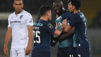 Yine ırkçılık skandalı! Maçı terk etti