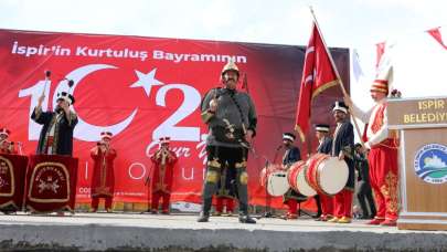 İspir’de Kurtuluş Bayramı coşkuyla kutlandı