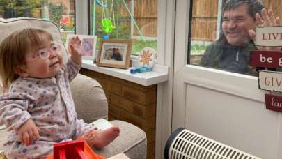 Salgının ortasında yürek burkan fotoğraf