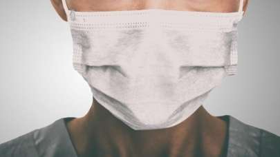 Sağlık kuruluşlarına girişlerde maske zorunluluğu getirildi