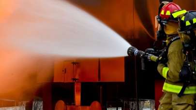 Esenyurt'ta doğalgaz patlaması! Ekipler olay yerinde