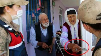 Jandarmalarla harçlık diyaloğu duygulandırdı