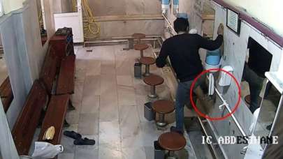 Cami musluklarını çalan hırsızın rahatlığı