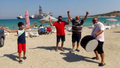 Müjdeyi göbek atarak kutladılar