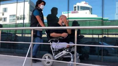 Tekerlekli sandalyeli engellinin yaptığı pes dedir