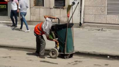 O işçiye bir maaş ikramiye