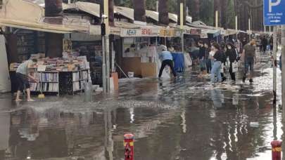 İzmir'de sağanak hayatı olumsuz etkiledi