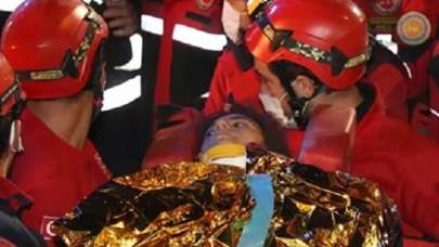 Enkazdan kurtarıldı, korona oldu