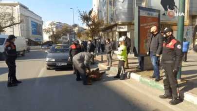 Kadına otomobil çarptı! Çarpan bakın kim çıktı