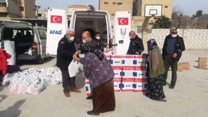 MSB'den Barış Pınarı bölgesindeki köylere erzak yardımı