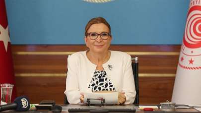 Pekcan'dan yabancılara 'ihtisas serbest bölgeleri'ne yatırım daveti