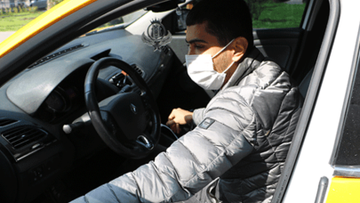 Hataylı taksiciden örnek davranış