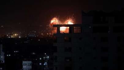İsrail ordusundan Gazze'ye hava saldırısı
