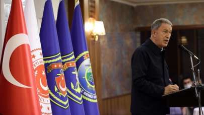 Bakan Akar rekor kırıldığını açıkladı: 'Yılda 200 bin saat'