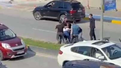 Trafik kazası oldu! Cadde boks ringine döndü