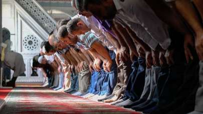 Kurban bayramı namaz vakitleri saat kaçta kılınacak? Kurban Bayramı namazı nasıl kılınır?