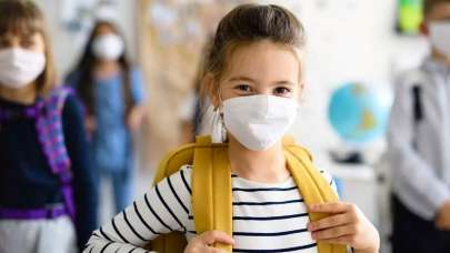 Fransa'da aşısız çocuklar evde eğitim alacak! Okula aşılılar gidecek