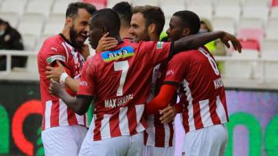 Yiğidolar coştu bir kere... Sivasspor'dan Fatih Karagümrük'e 4 gollü tarife!