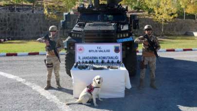 Teröristlere ait patlayıcılar ile 22 el bombası imha edildi