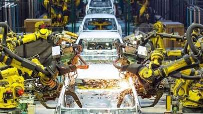 O ülkede otomobil üretimi çakıldı!