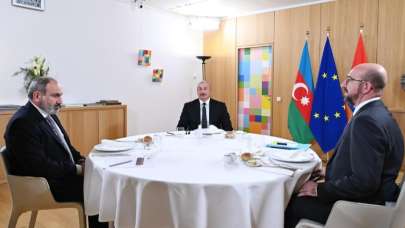 Brüksel'deki zirvede tarihi mutabakat: Azerbaycan ve Ermenistan anlaştı