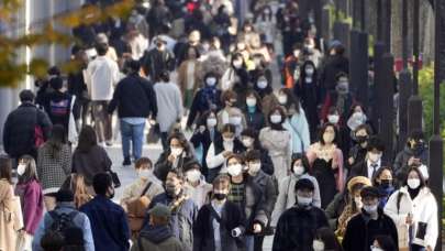 'Omicron, Delta'dan yaklaşık 4 kat daha bulaşıcı' uyarısı