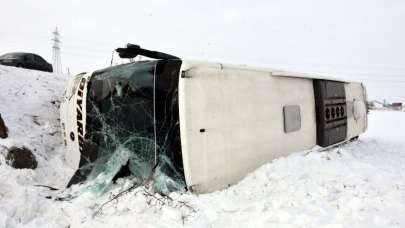 Bitlis’te yolcu otobüsü devrildi! Çok sayıda yaralı var