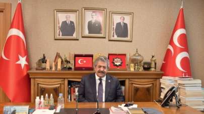 Anayasa Mahkemesi, kürsüden yasa yapan mahkeme konumuna düşmektedir