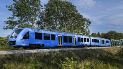 Japonya'nın hidrojenle çalışan ilk treni tanıtıldı