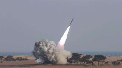 Kuzey Kore balistik füze denedi