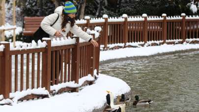 Ankara, kar yağışı ile beyaza büründü