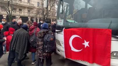 Ukrayna'daki Türk vatandaşları Moldova'dan İstanbul'a doğru yola çıktı