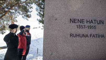 Kahraman Türk kadını Nene Hatun kabri başında anıldı