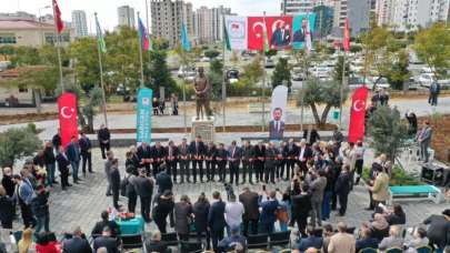 Türkistan Korbaşılar Parkı ve Şir Muhammed Bek Anıtı açıldı