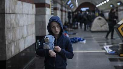Artan Rusya saldırıları nedeniyle Kievliler yeniden metro istasyonlarına sığındı