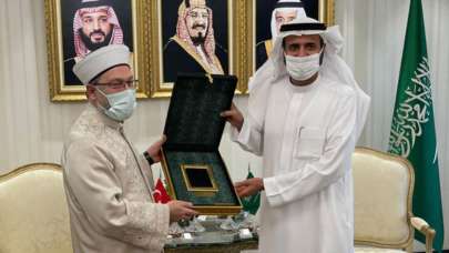 Diyanet İşleri Başkanı Erbaş, Suudi Arabistan Hac ve Umre Bakanı ile görüştü
