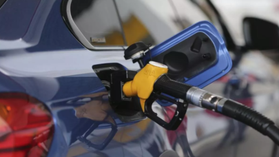 İngiltere'de petrol fiyatları rekor tazeledi