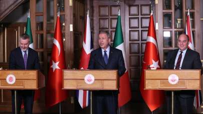 Bakan Akar: Ukrayna'daki durumu yakinen takip ediyoruz