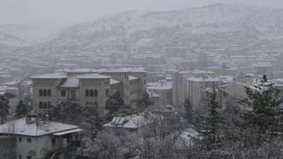 Nisan ayında yağan kar birçok ilde etkili oluyor