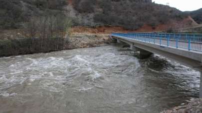 Munzur Çayı'nın debisi yükseldi: 'Uzak durun' uyarısı geldi