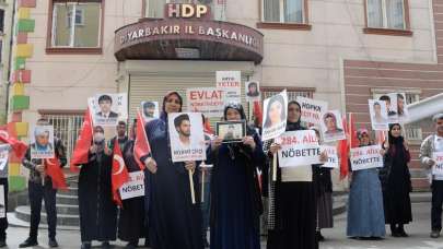 Evlat nöbetine bir aile daha katıldı: 284'e yükseldi