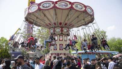 Ankara'da Millet Bahçesi ve Gençlik Parkı'na ziyaretçi ilgisi