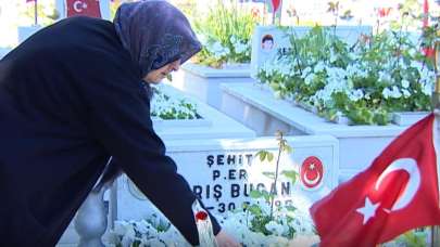 Kahramanları yetiştiren annelerin hüzün ve gurur günü