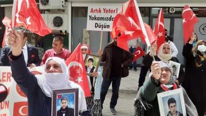 Vanlı aileler evlat nöbetini sürdürdü