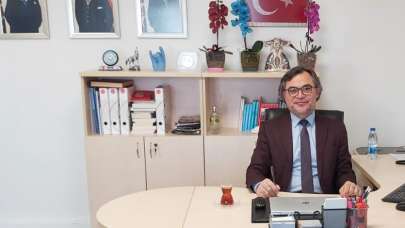 Etik kurallar, adalet sistemini güçlendirir ve ahlaki değerlerinin kazanımı kolaylaştırır