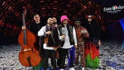 Eurovision'da kazandıkları mikrofonu dudak uçuklatan rakama sattılar!